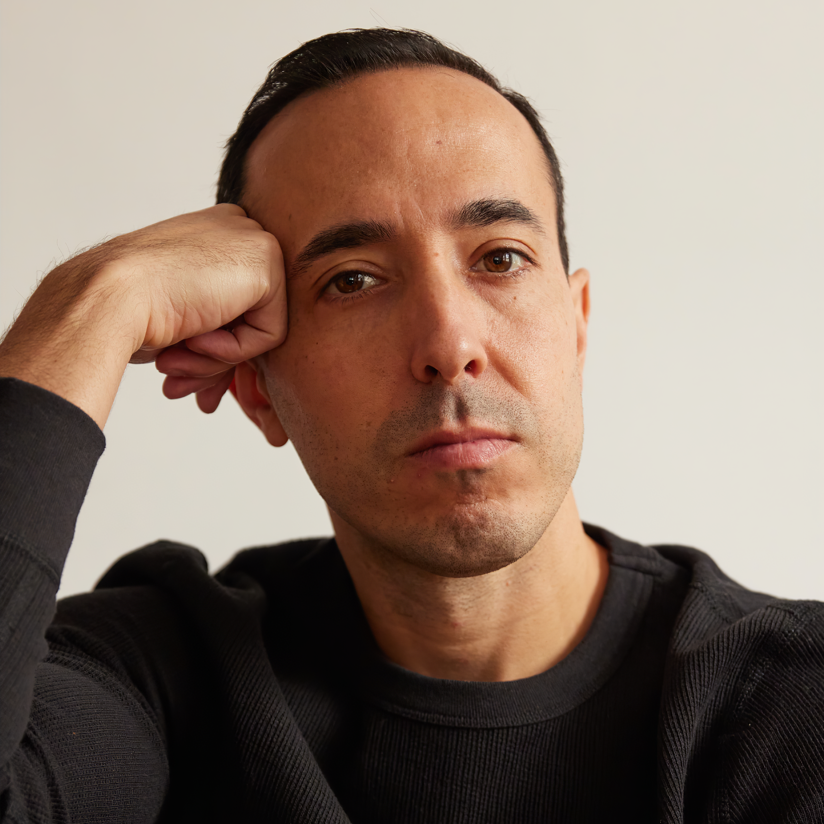 Tom Harari portrait